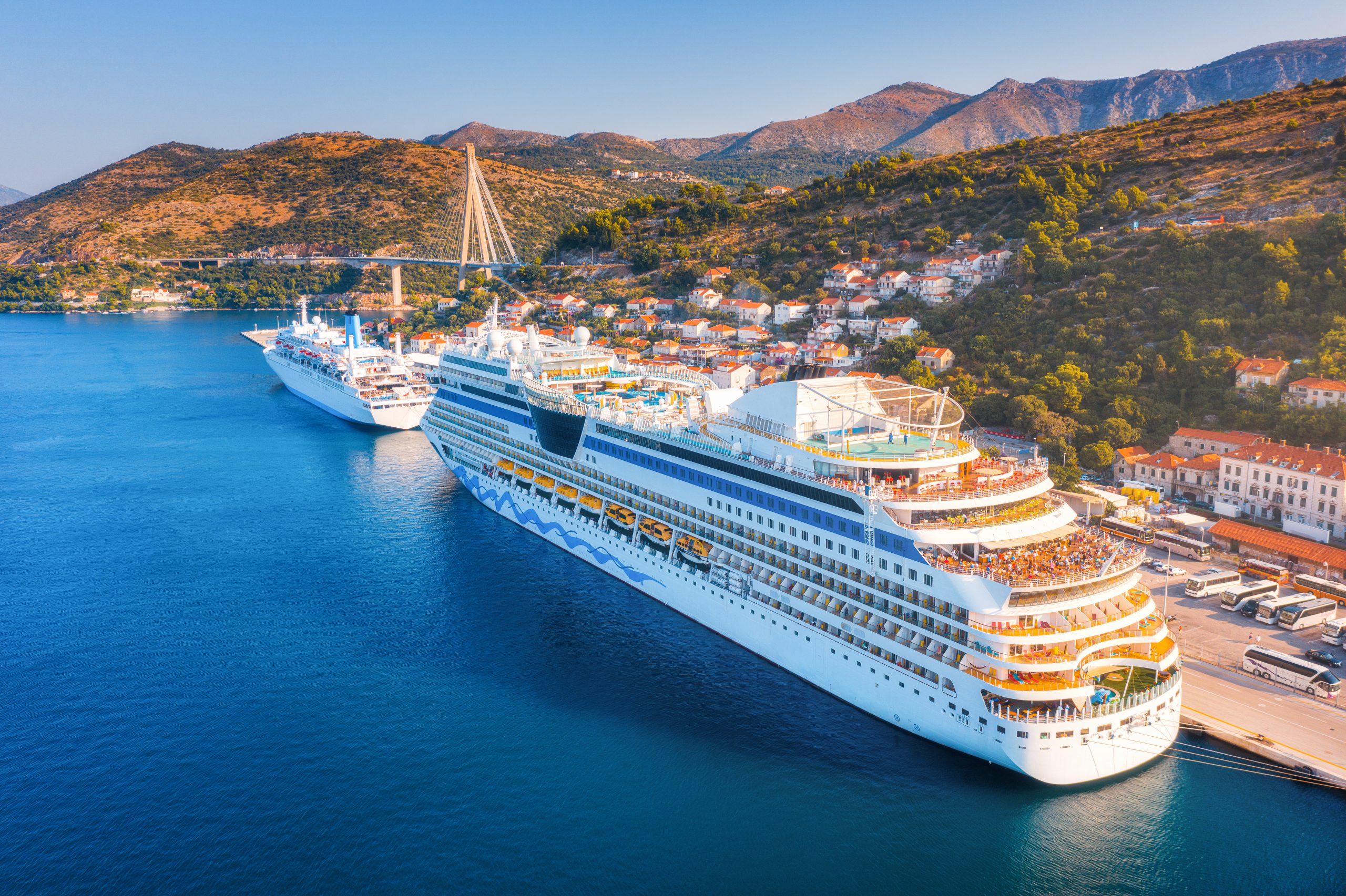 cruise tourism examples